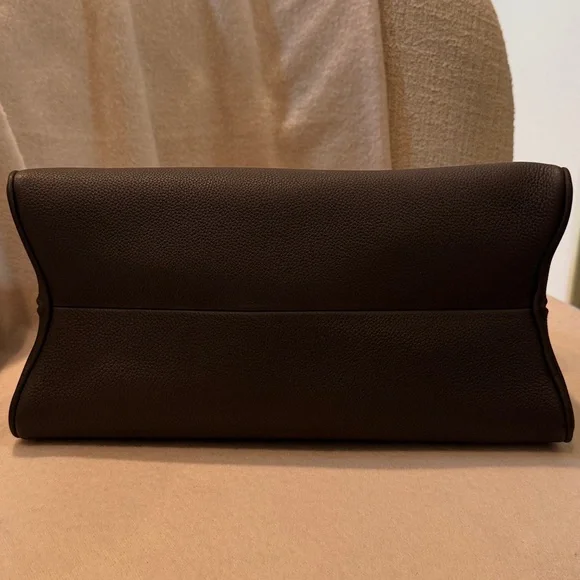 Elegant Brown Khaite Leather Shoulder Bag - Picture 9 of 13